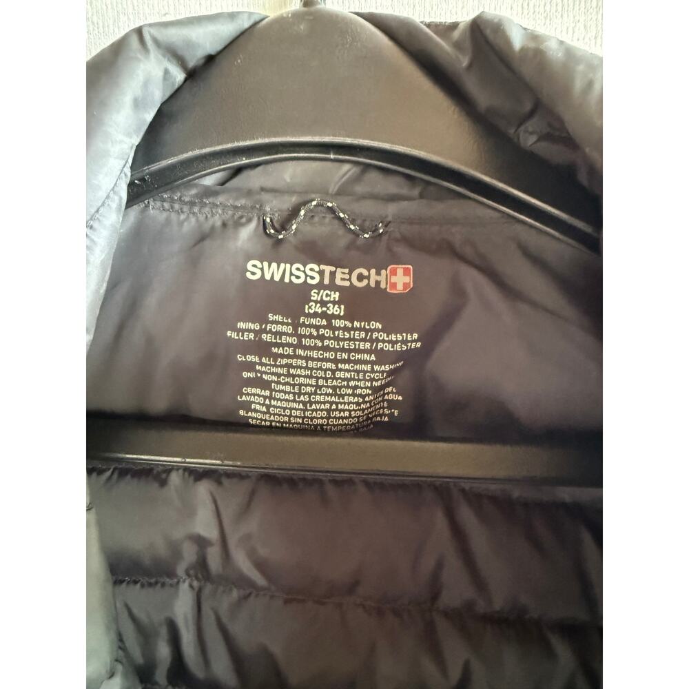 Swiss Tech Light Weight Puffer Jacket - Picture 5 of 6